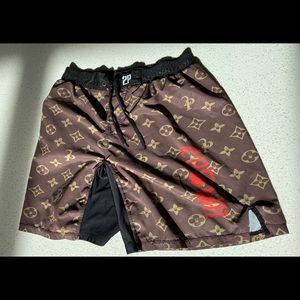 2Pood shorts “Rare”